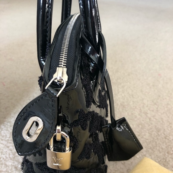 LOUIS VUITTON LOCKIT BB BAG! LIMITED EDITION!!! - Picture 3 of 8